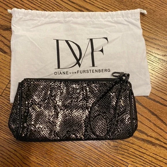 Diane von Furstenberg Leather Wristlet Clutch DVF - Picture 1 of 9